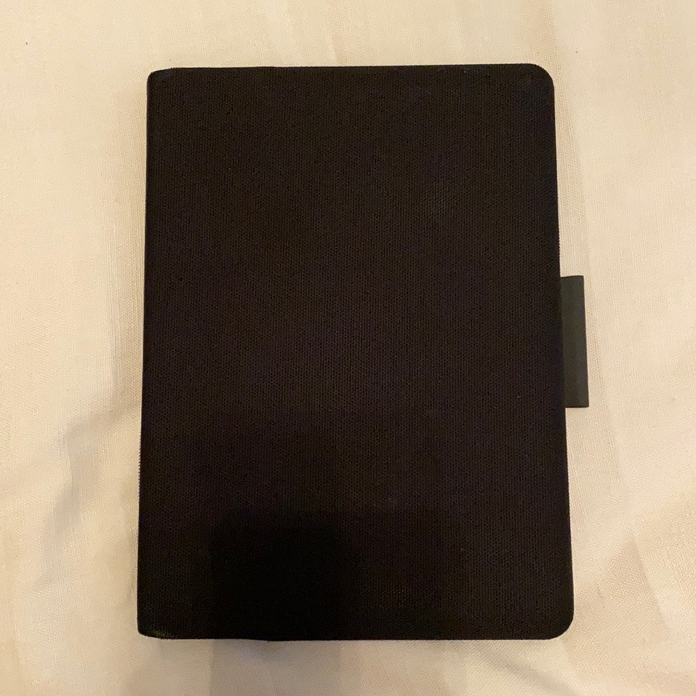 Logitech Slim Folio: iPad 6th Generation Keyboard